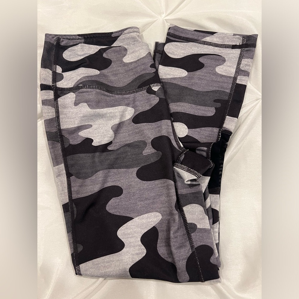 REEBOK CAMO WORKOUT PANTS SIZE XS - 2 PACK - Picture 2 of 11